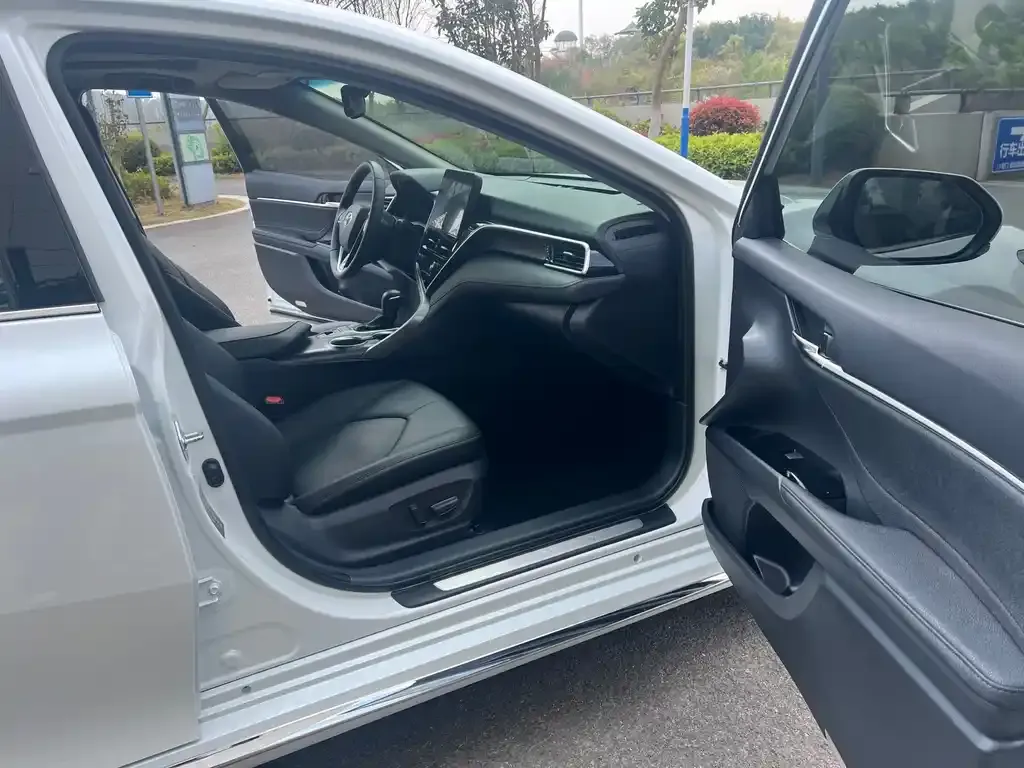 Toyota Camry 2023 из CN, фото 6