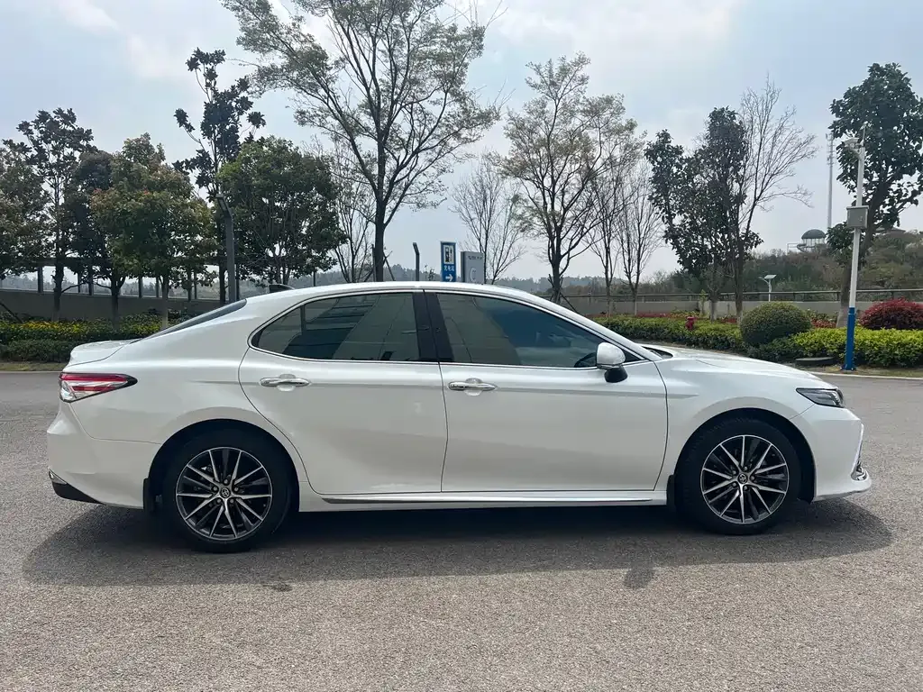 Toyota Camry 2023 из CN, фото 7