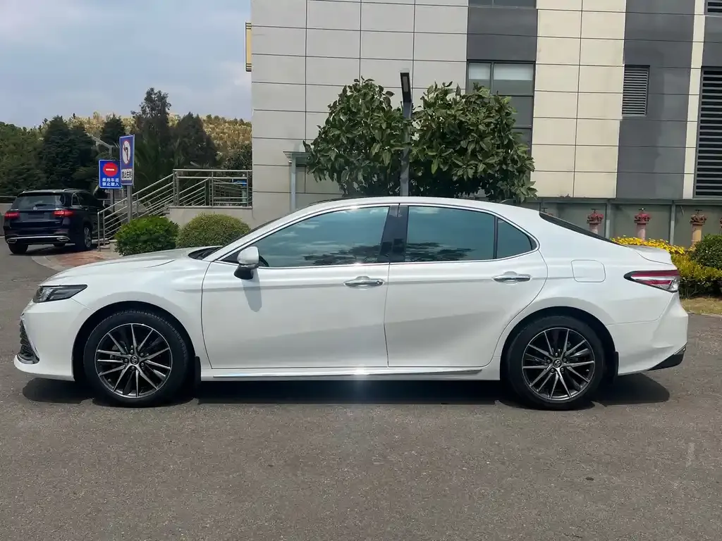 Toyota Camry 2023 из CN, фото 9