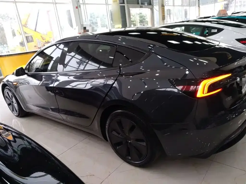 Tesla Model 3 2024 из CN, фото 5