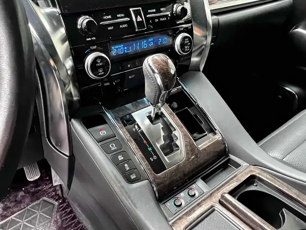 Toyota Vellfire 2023 из CN, фото 10