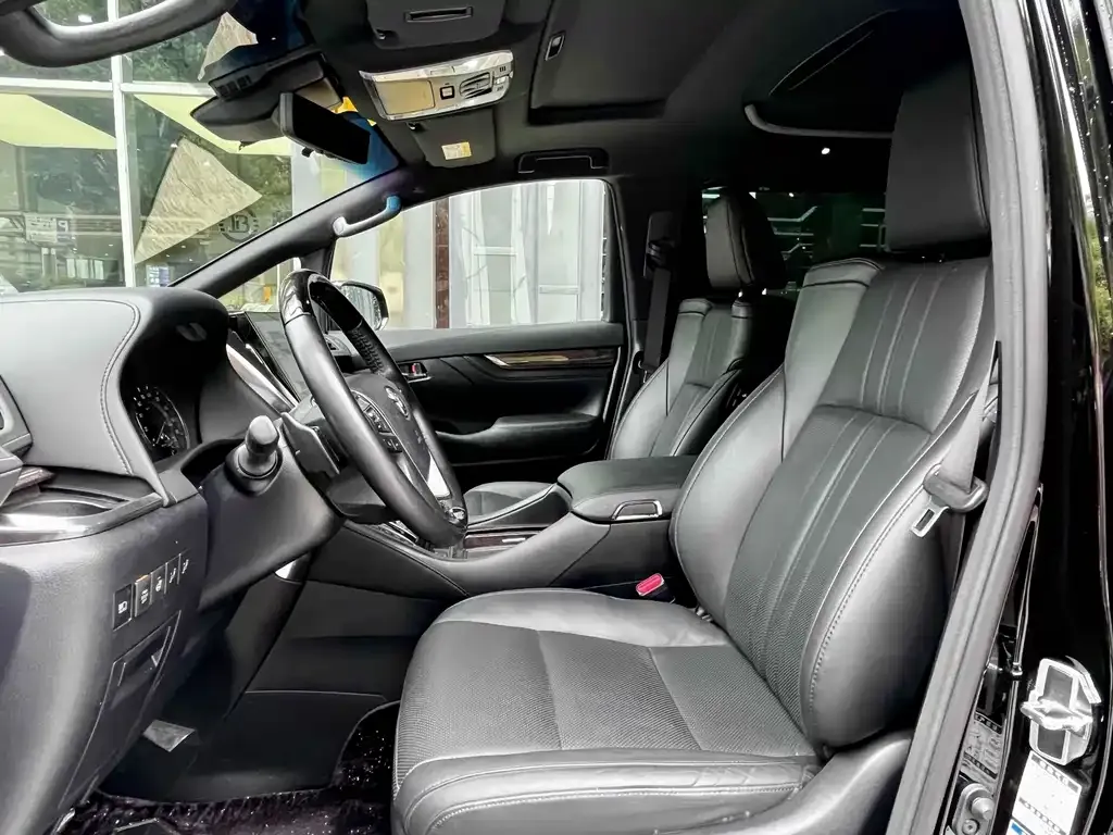 Toyota Vellfire 2023 из CN, фото 6