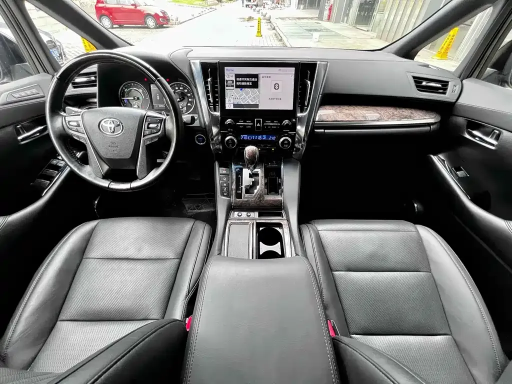 Toyota Vellfire 2023 из CN, фото 7