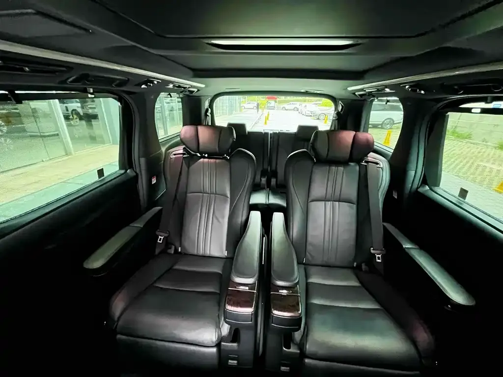 Toyota Vellfire 2023 из CN, фото 9