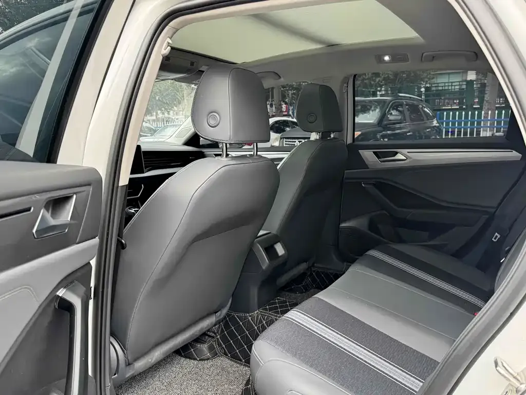 Volkswagen Sagitar 2024 из CN, фото 9