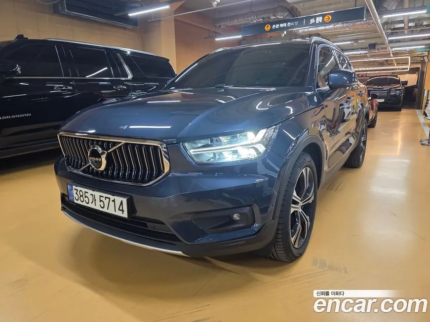 Volvo XC40 — фото 1