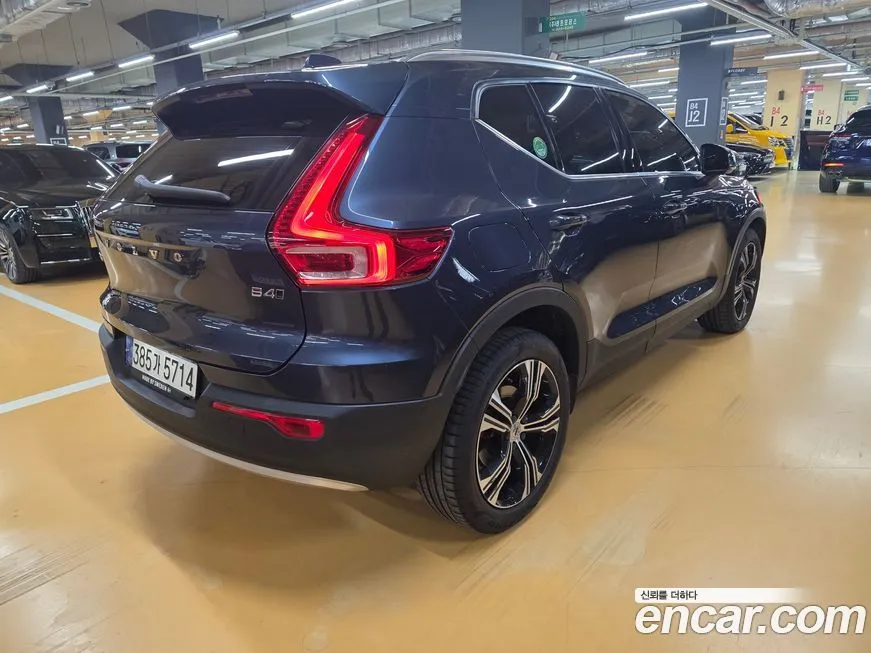 Volvo XC40 — фото 2