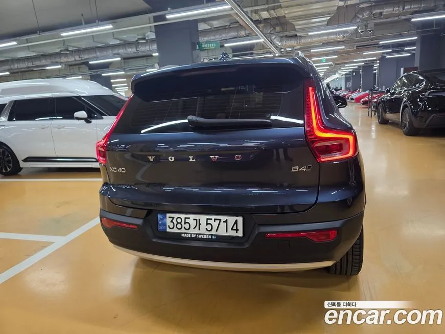 Volvo XC40 — фото 4