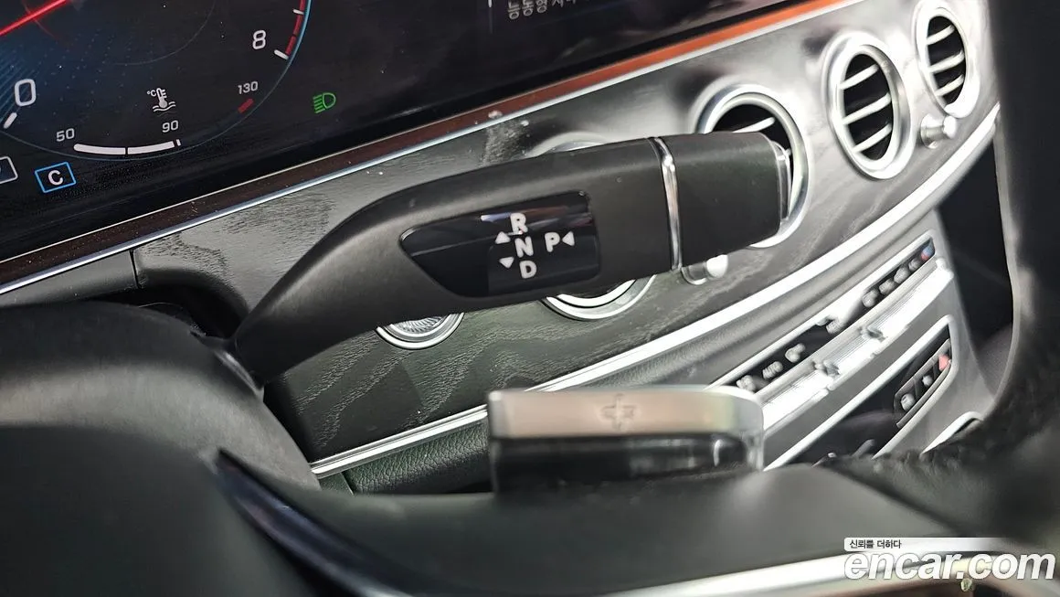 Mercedes-Benz E-Class 2023 из KR, фото 9