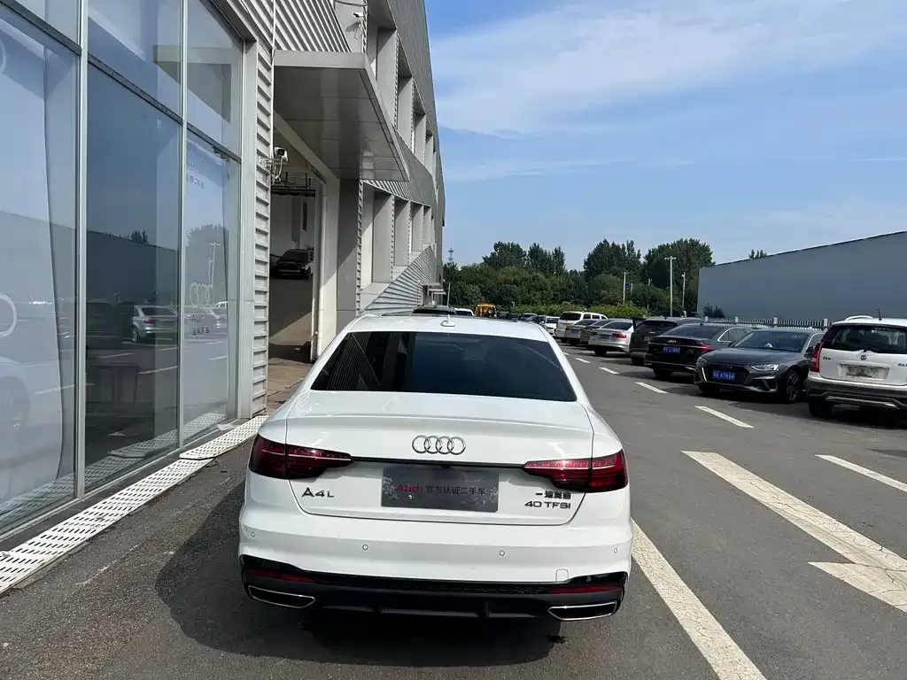 Audi A4L 2023 из CN, фото 10