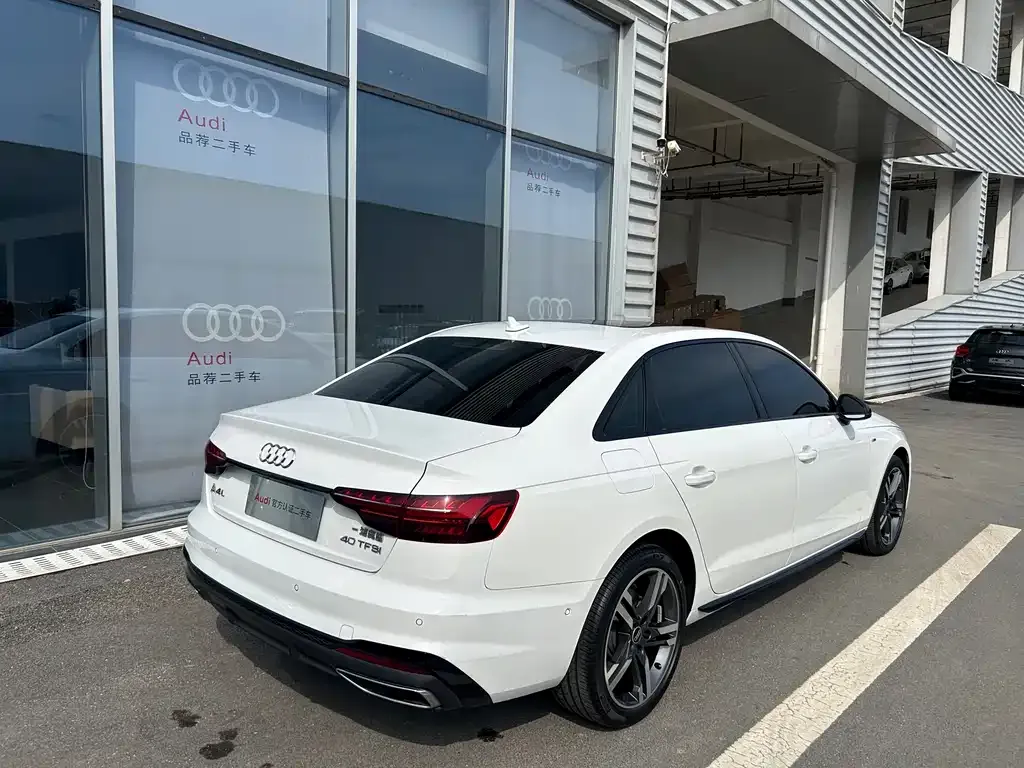 Audi A4L 2023 из CN, фото 9