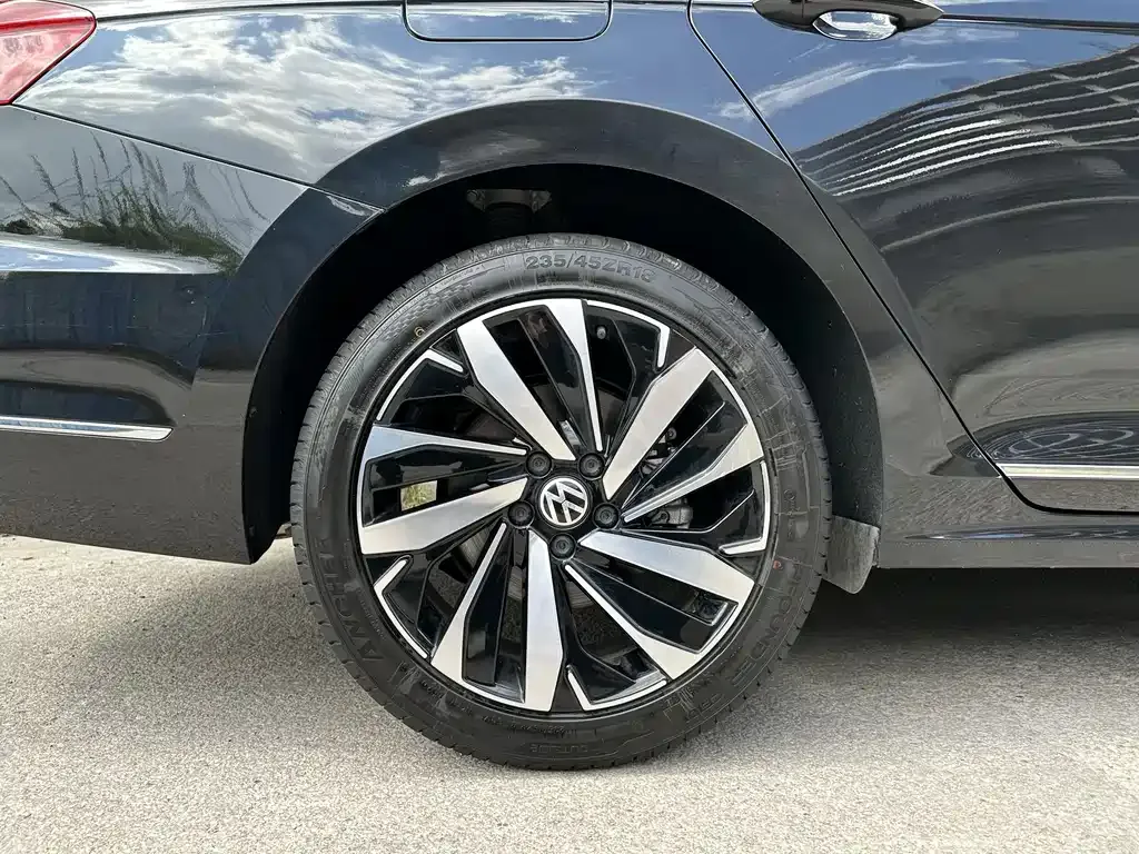 Volkswagen Passat 2024 из CN, фото 10