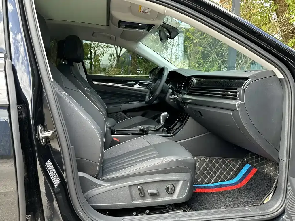 Volkswagen Passat 2024 из CN, фото 4