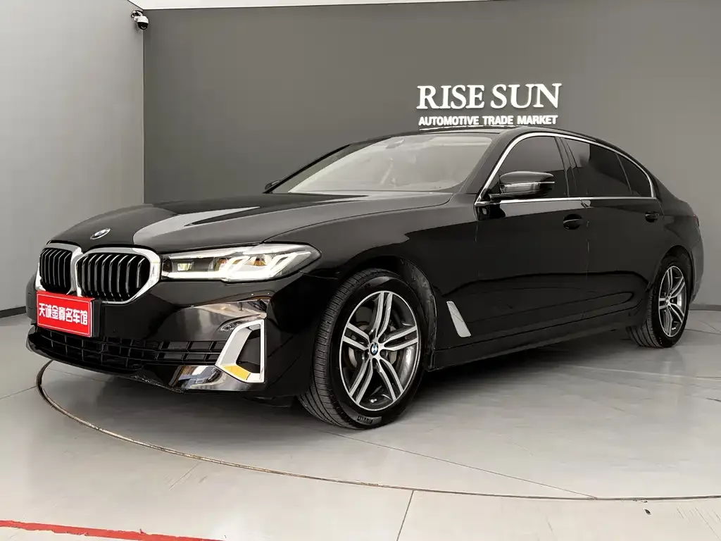 BMW 5 Series — фото 1