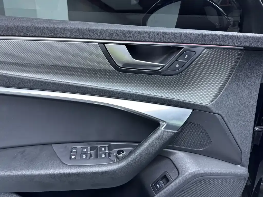Audi A6L 2021 из CN, фото 4