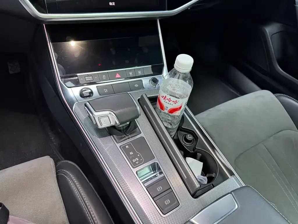 Audi A6L 2021 из CN, фото 8