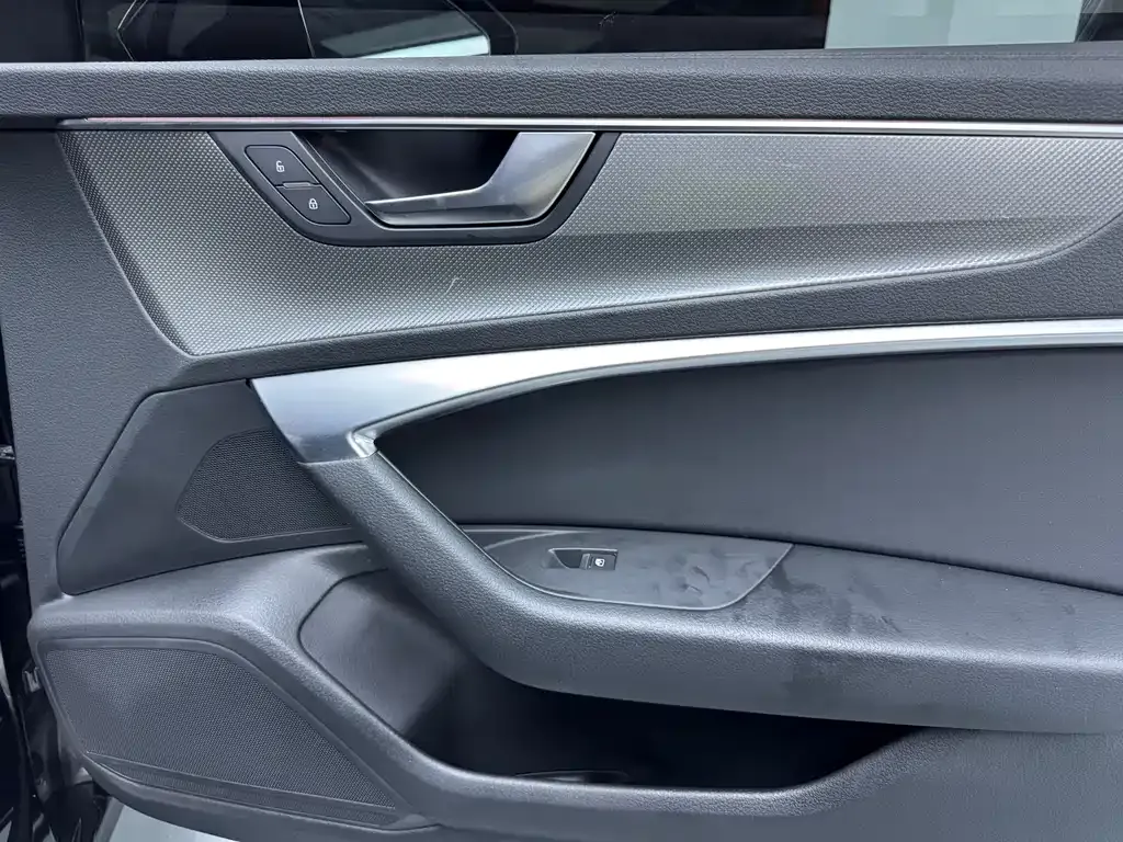 Audi A6L 2021 из CN, фото 9