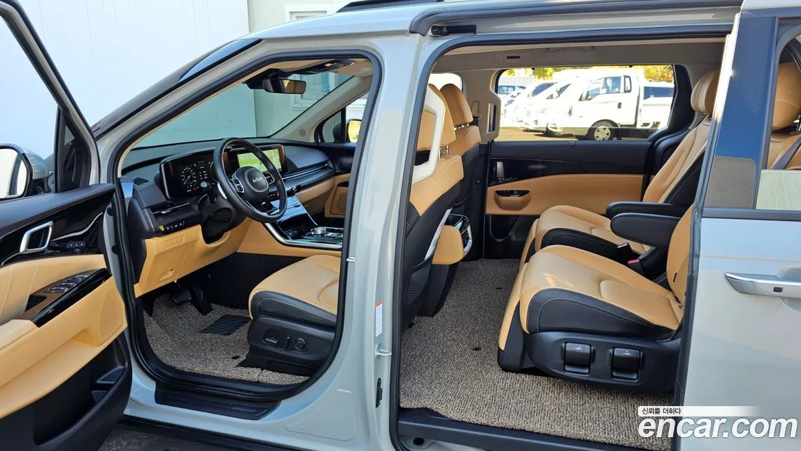 Kia Carnival — фото 10