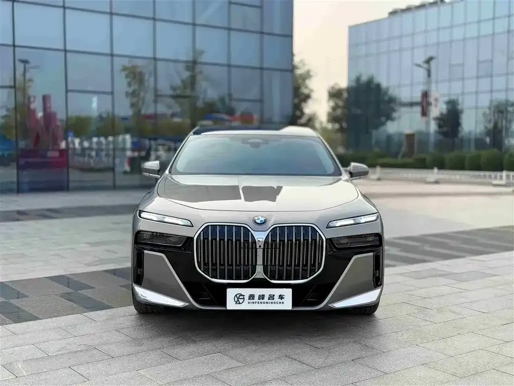 BMW 7 Series 2024 из CN, фото 2