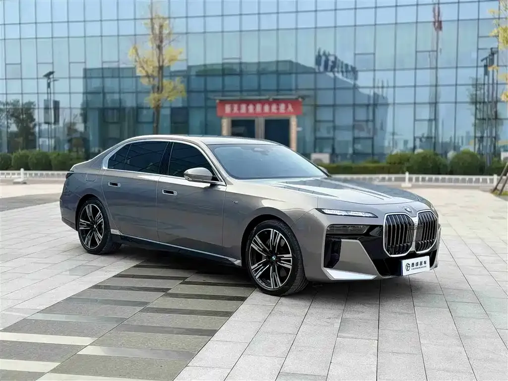 BMW 7 Series 2024 из CN, фото 3