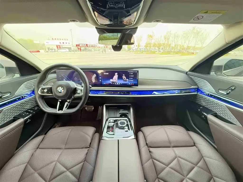 BMW 7 Series 2024 из CN, фото 9