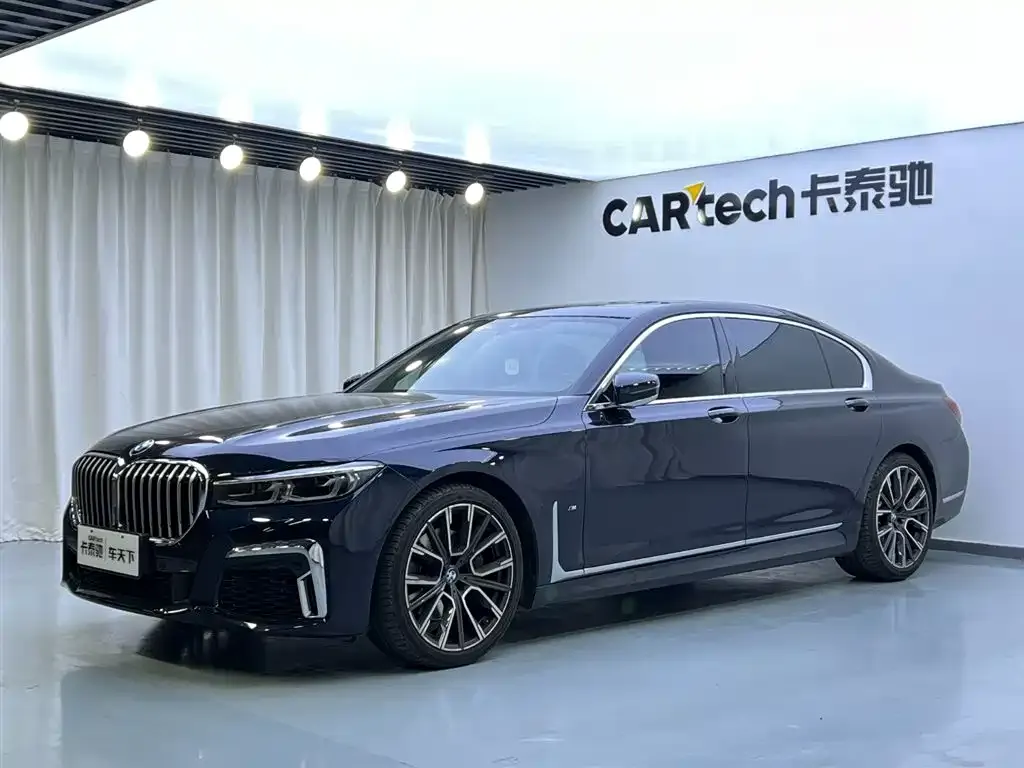 BMW 7 Series 2022 из CN, фото 1