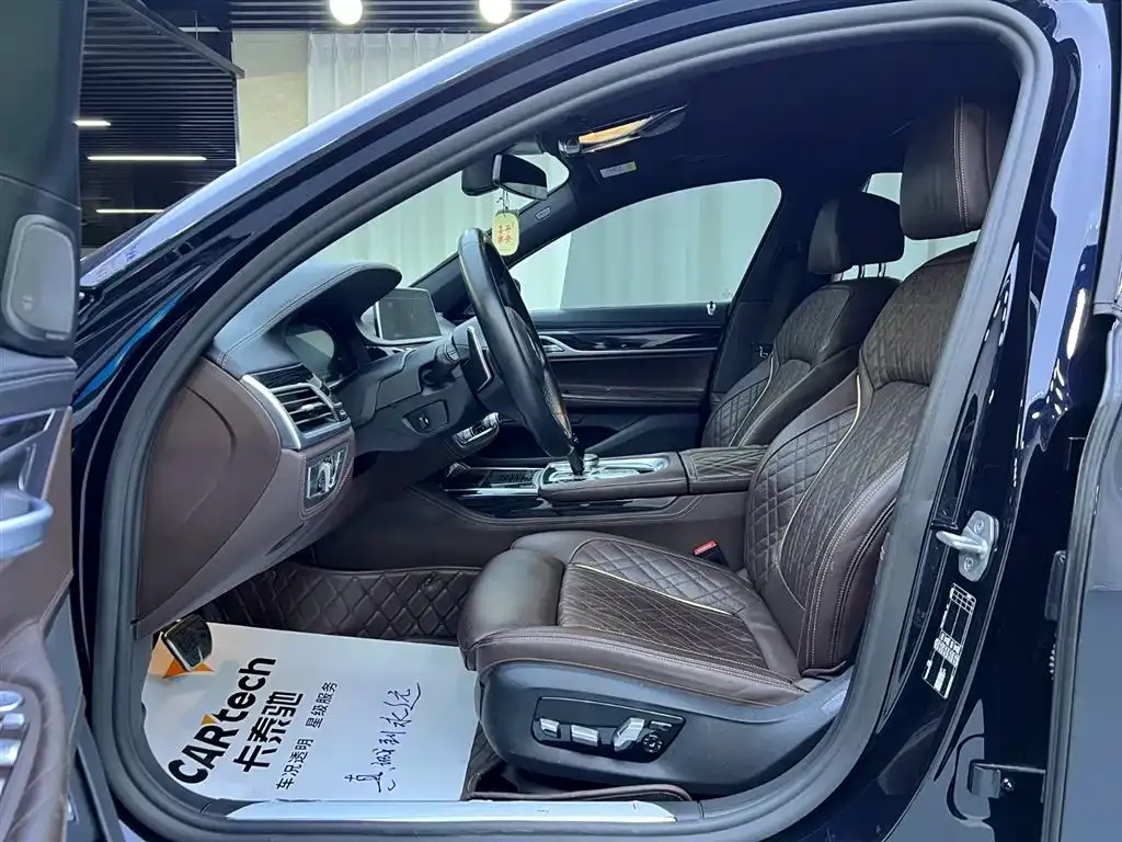 BMW 7 Series 2022 из CN, фото 5