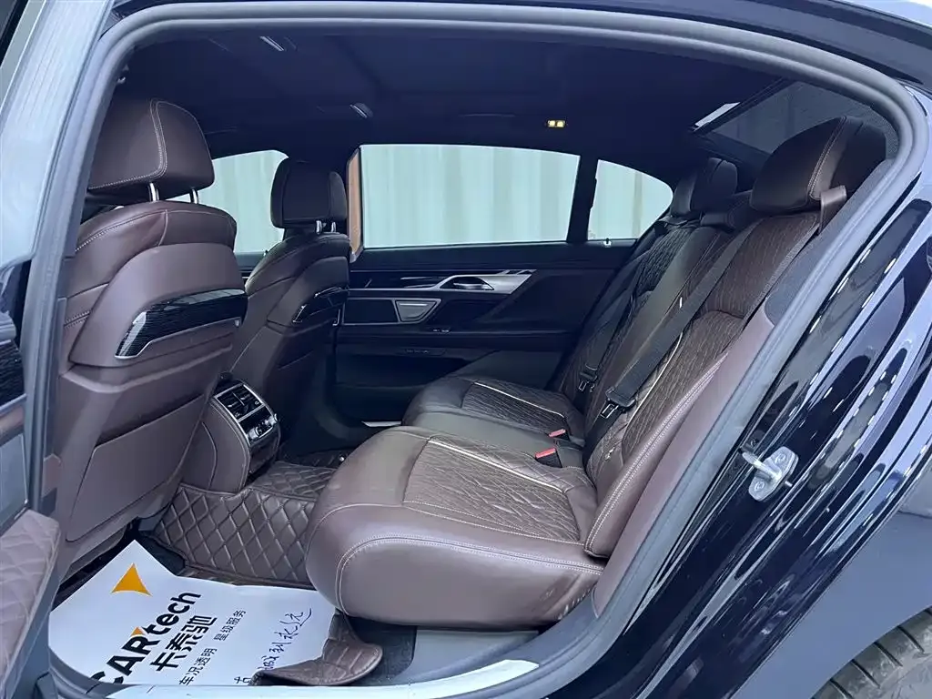 BMW 7 Series 2022 из CN, фото 6
