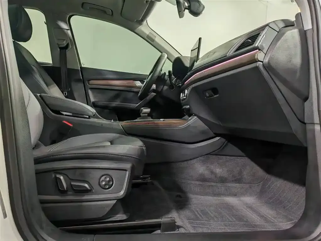 Audi Q5L 2022 из CN, фото 7