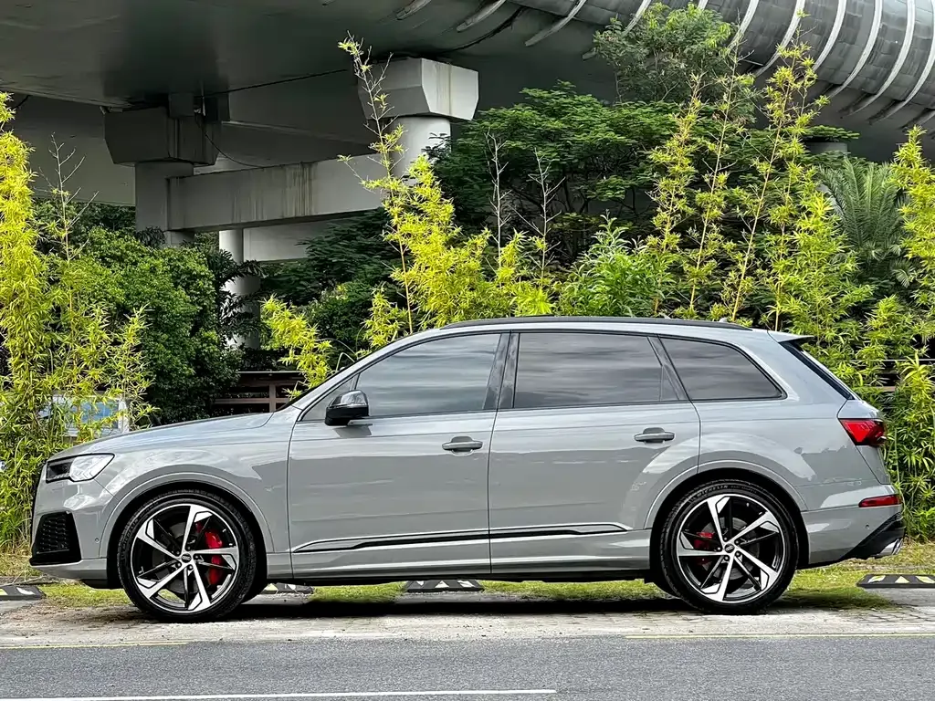 Audi SQ7 2024 из CN, фото 7