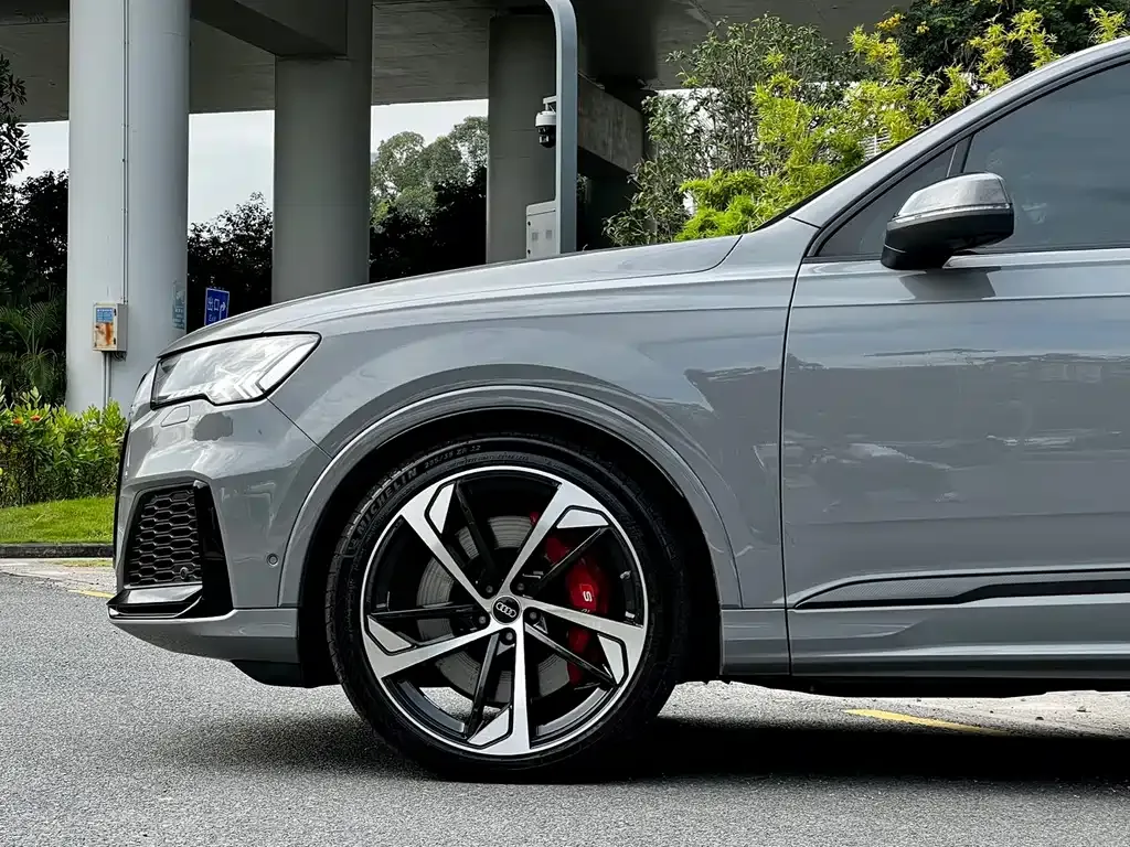Audi SQ7 2024 из CN, фото 8