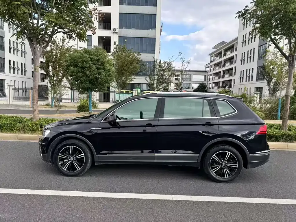 Volkswagen Tiguan L 2021 из CN, фото 9