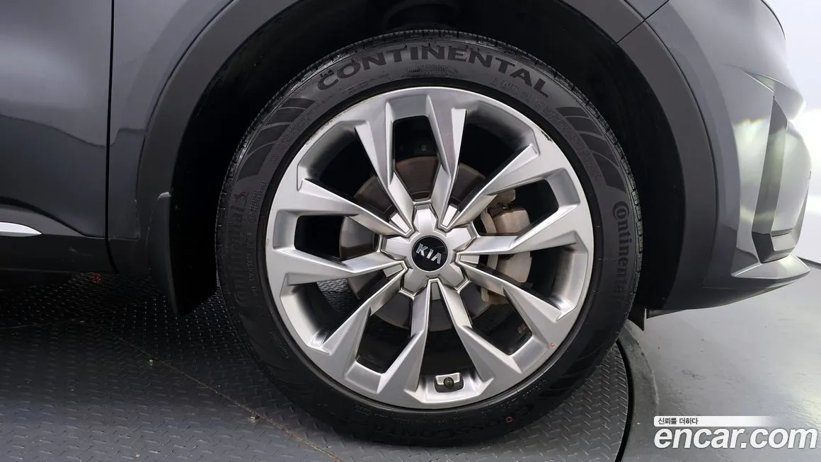 Kia Sorento — фото 5