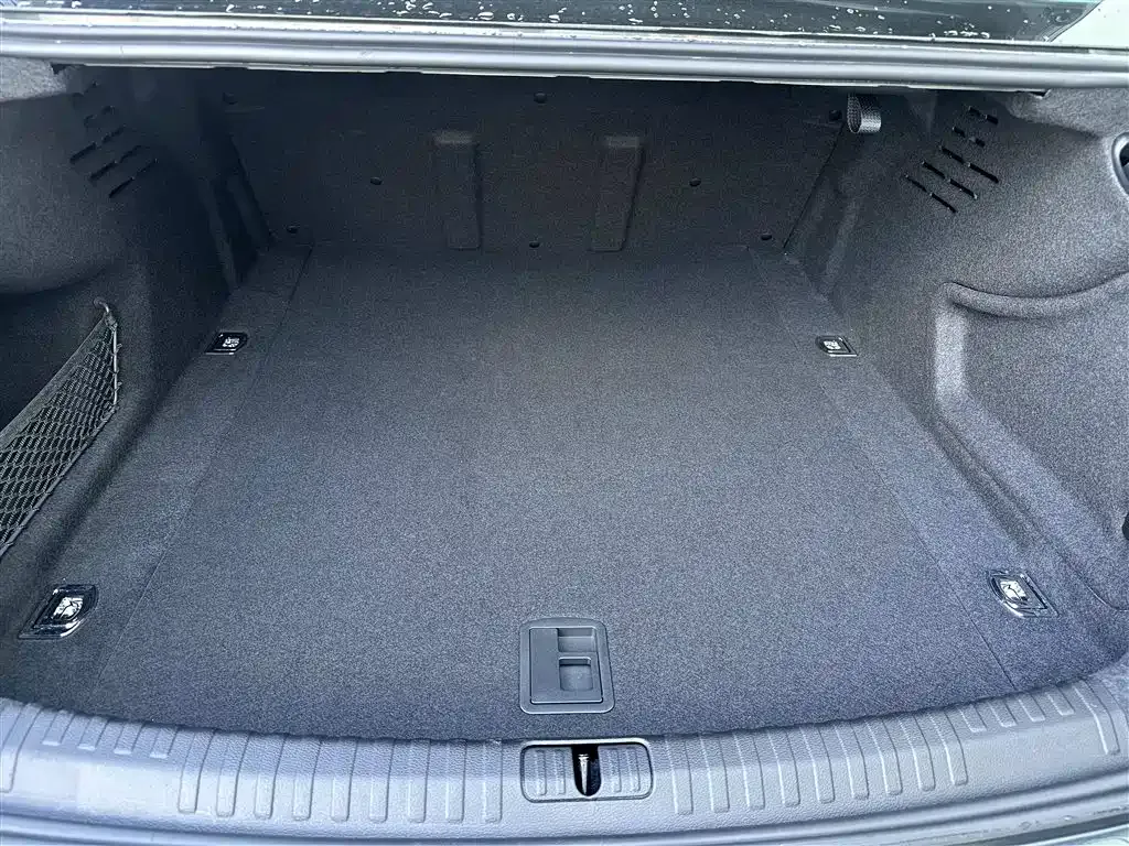 Audi A6L 2024 из CN, фото 10