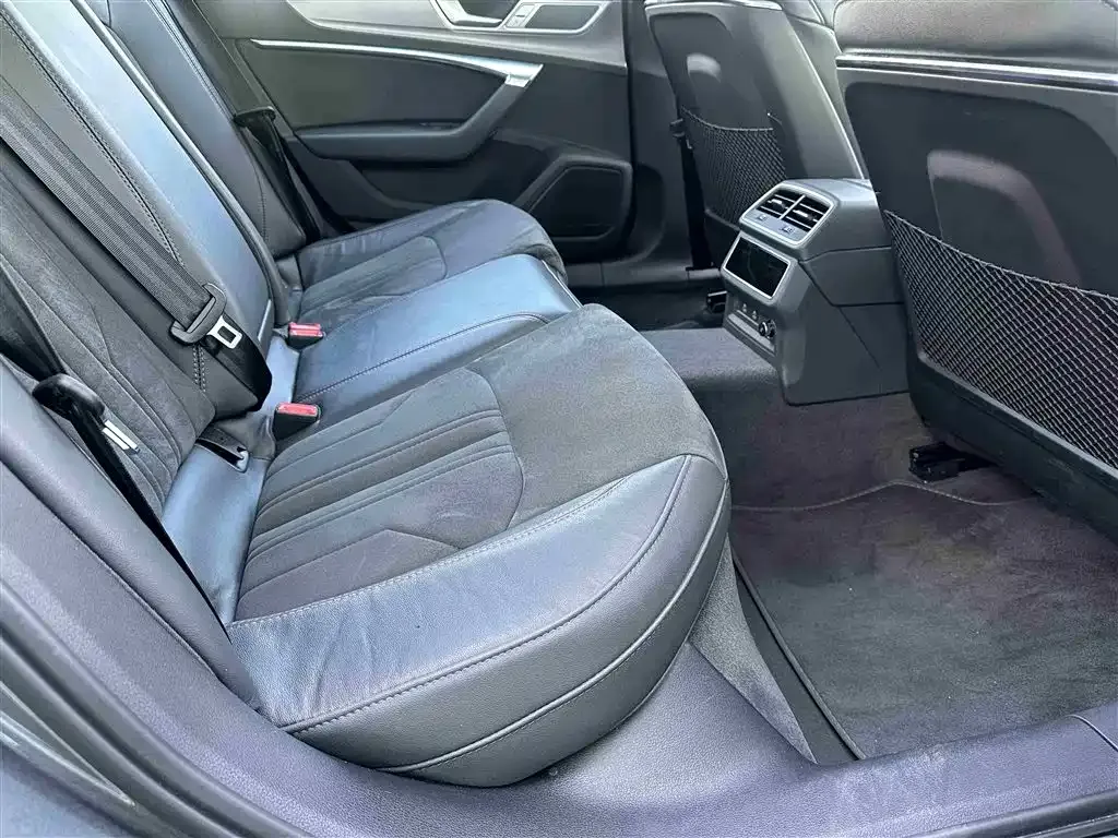 Audi A6L 2024 из CN, фото 7