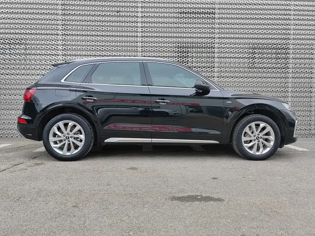 Audi Q5L 2022 из CN, фото 4