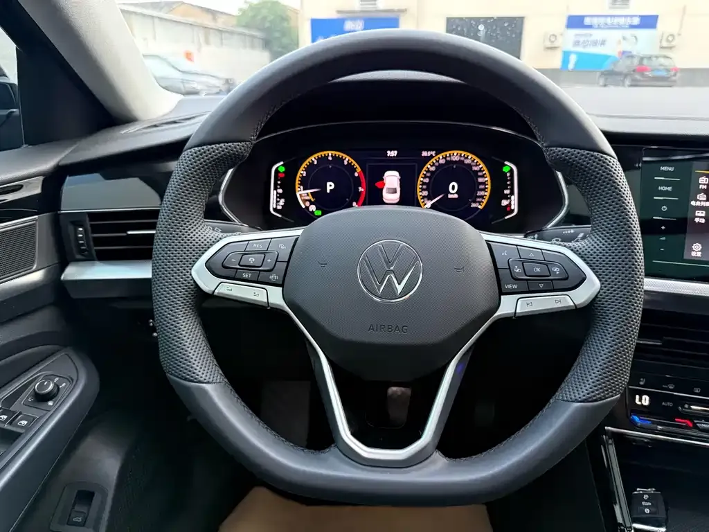 Volkswagen Passat — фото 10