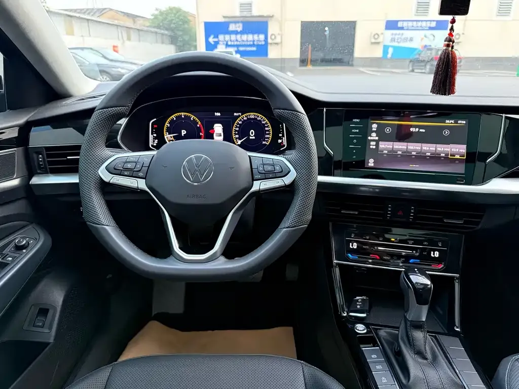 Volkswagen Passat — фото 6