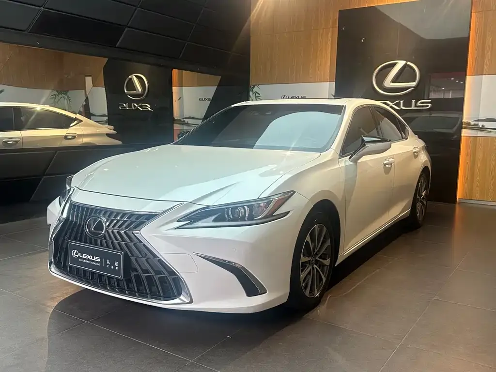 Lexus ES 2023 из CN, фото 1