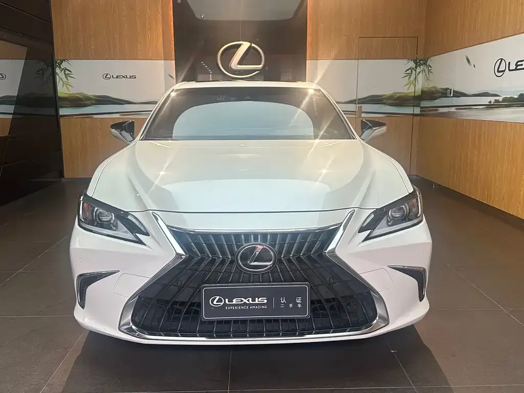 Lexus ES 2023 из CN, фото 2