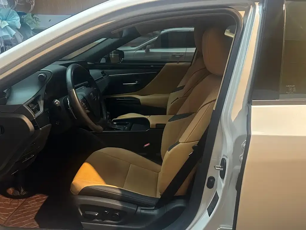 Lexus ES 2023 из CN, фото 4