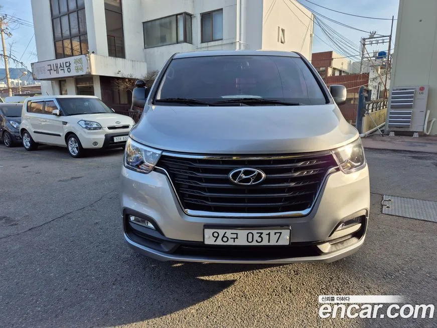 Hyundai Starex