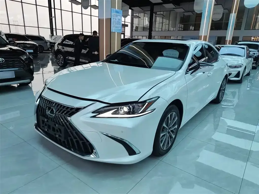 Lexus ES 2023 из CN, фото 1