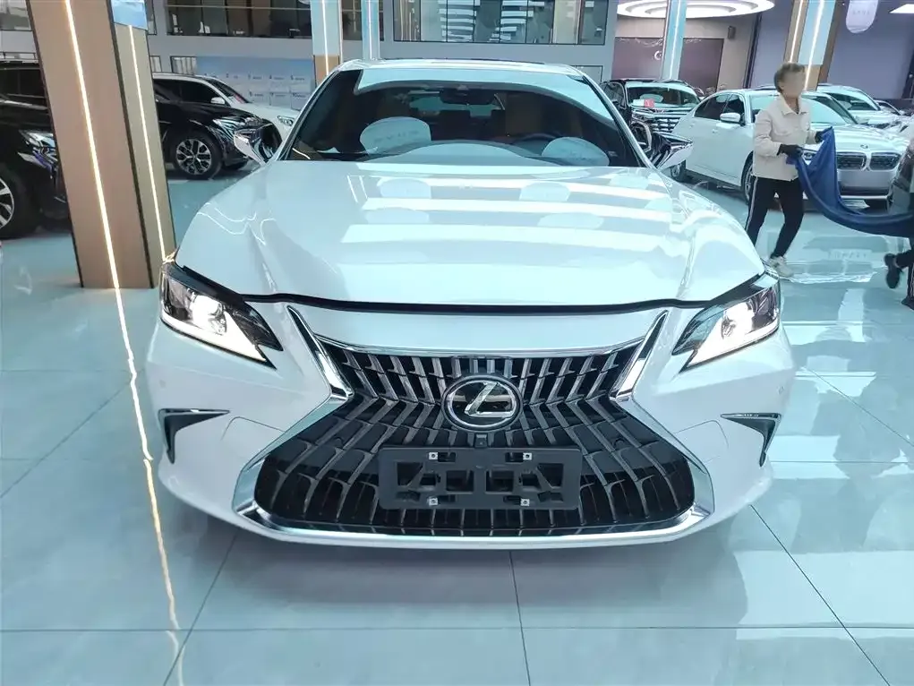 Lexus ES 2023 из CN, фото 3