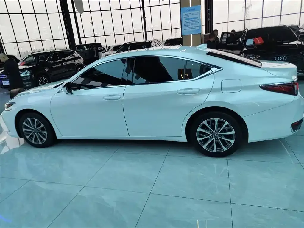 Lexus ES 2023 из CN, фото 5