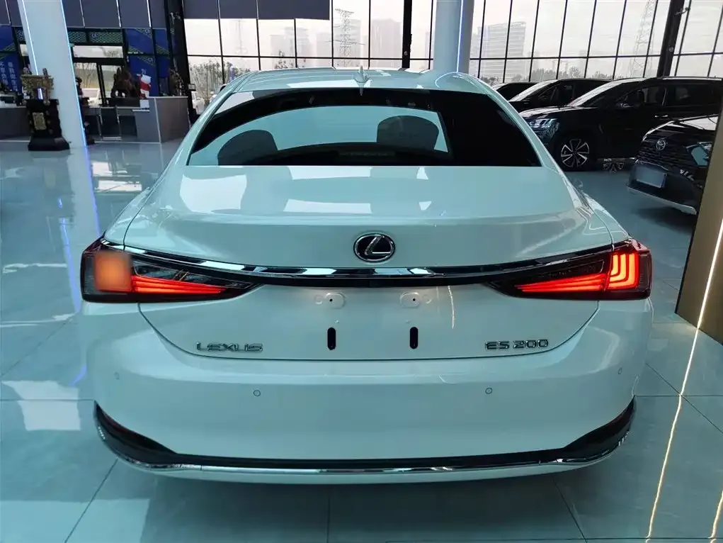 Lexus ES 2023 из CN, фото 6