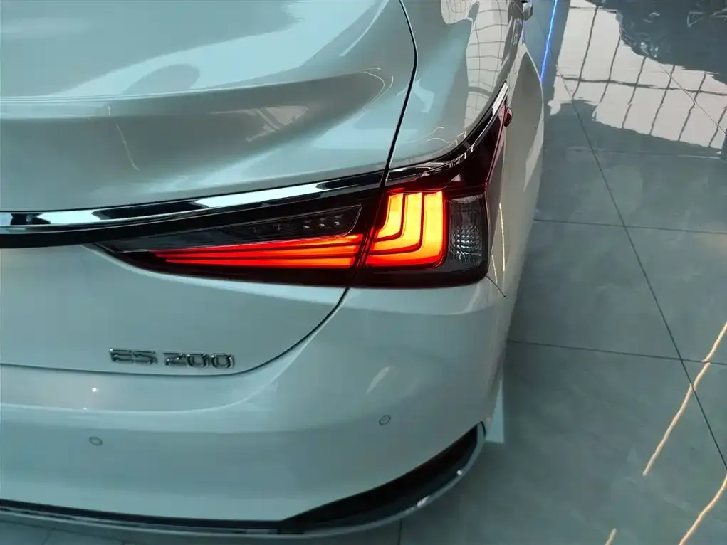 Lexus ES 2023 из CN, фото 8