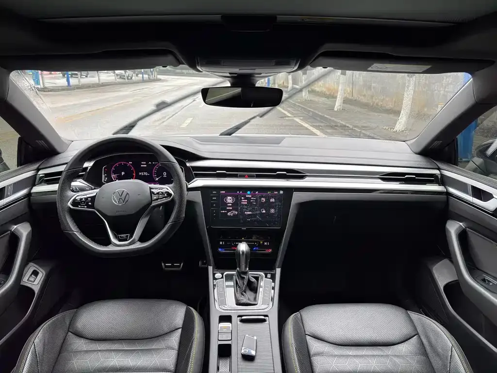 Volkswagen CC 2023 из CN, фото 4