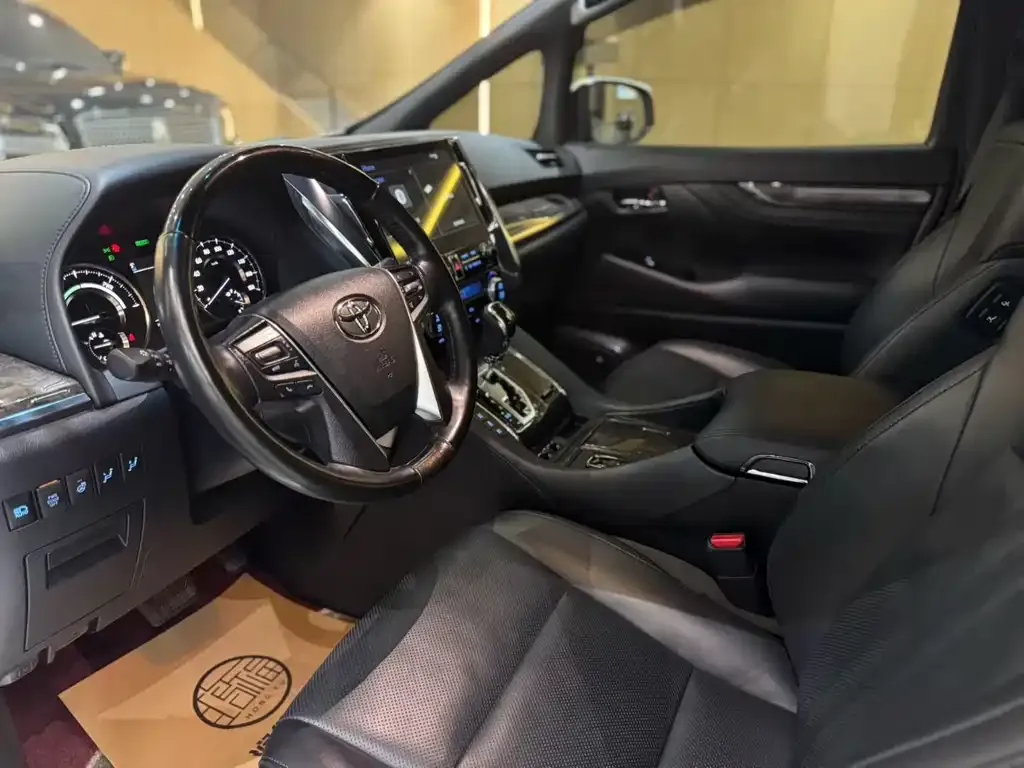 Toyota Vellfire 2021 из CN, фото 2
