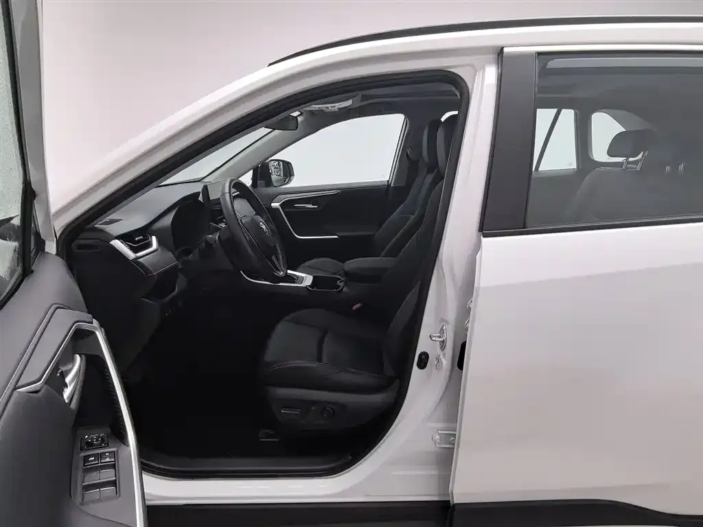 Toyota Wildlander 2024 из CN, фото 10